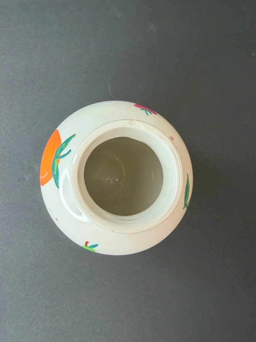 N/A white ceramic